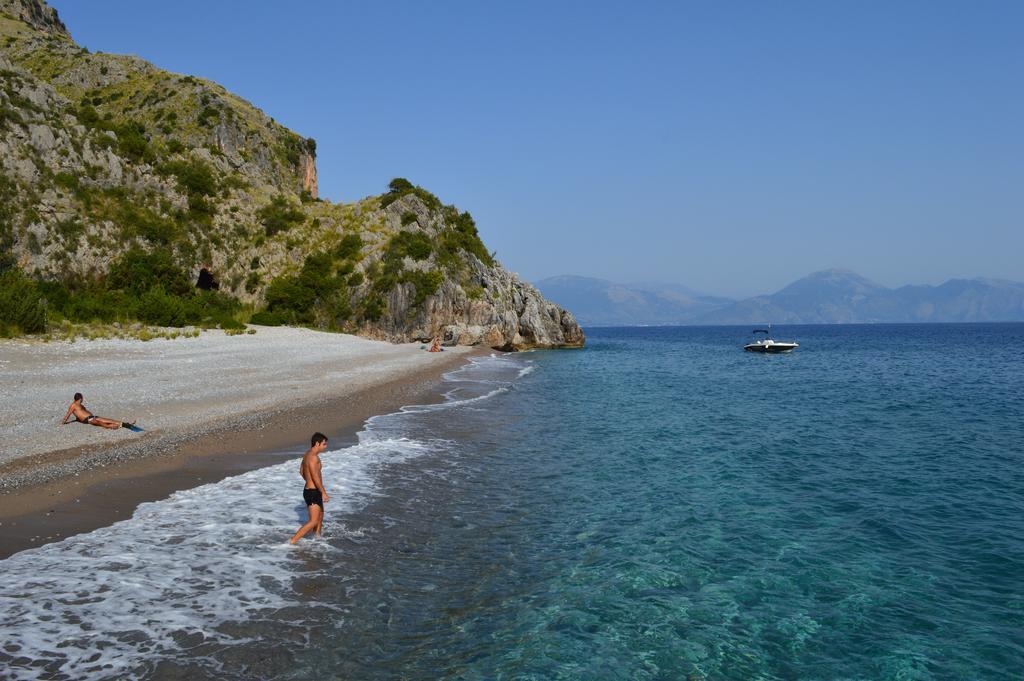 Albergo Tirreno مارينا دي كاميروتا المظهر الخارجي الصورة