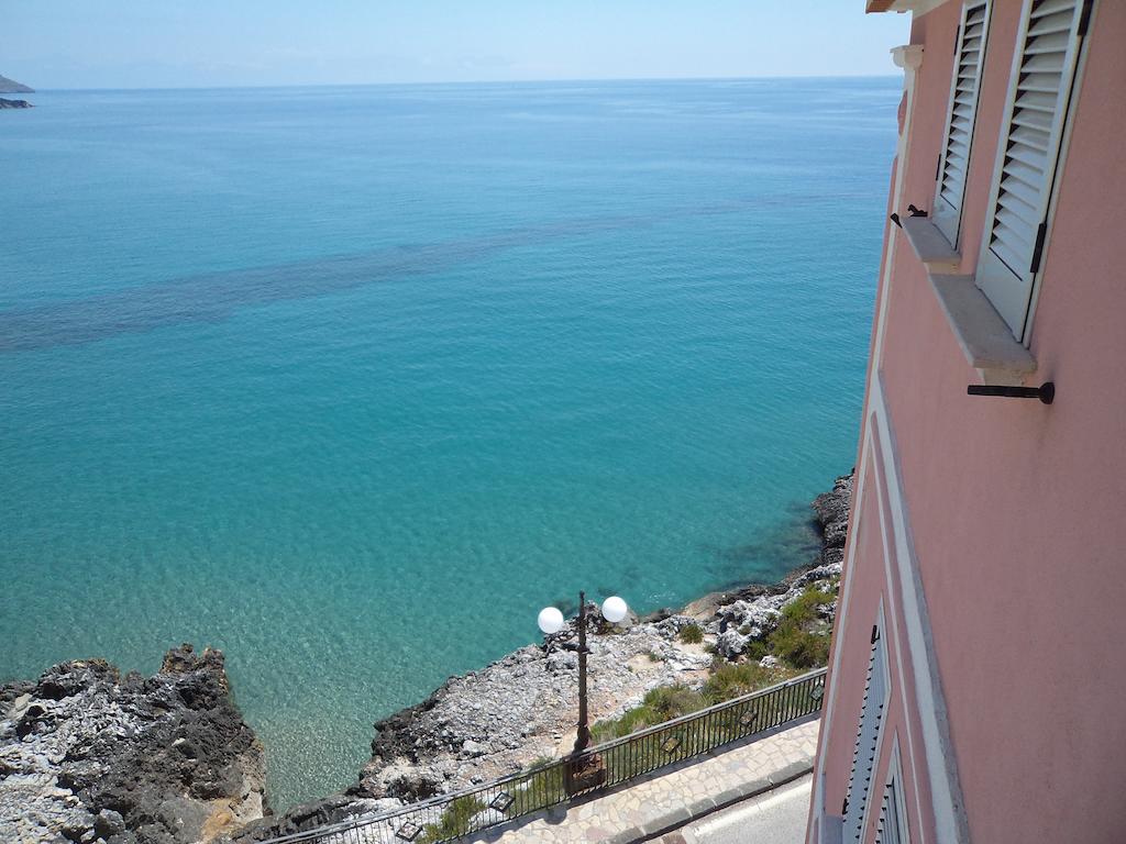 Albergo Tirreno مارينا دي كاميروتا المظهر الخارجي الصورة