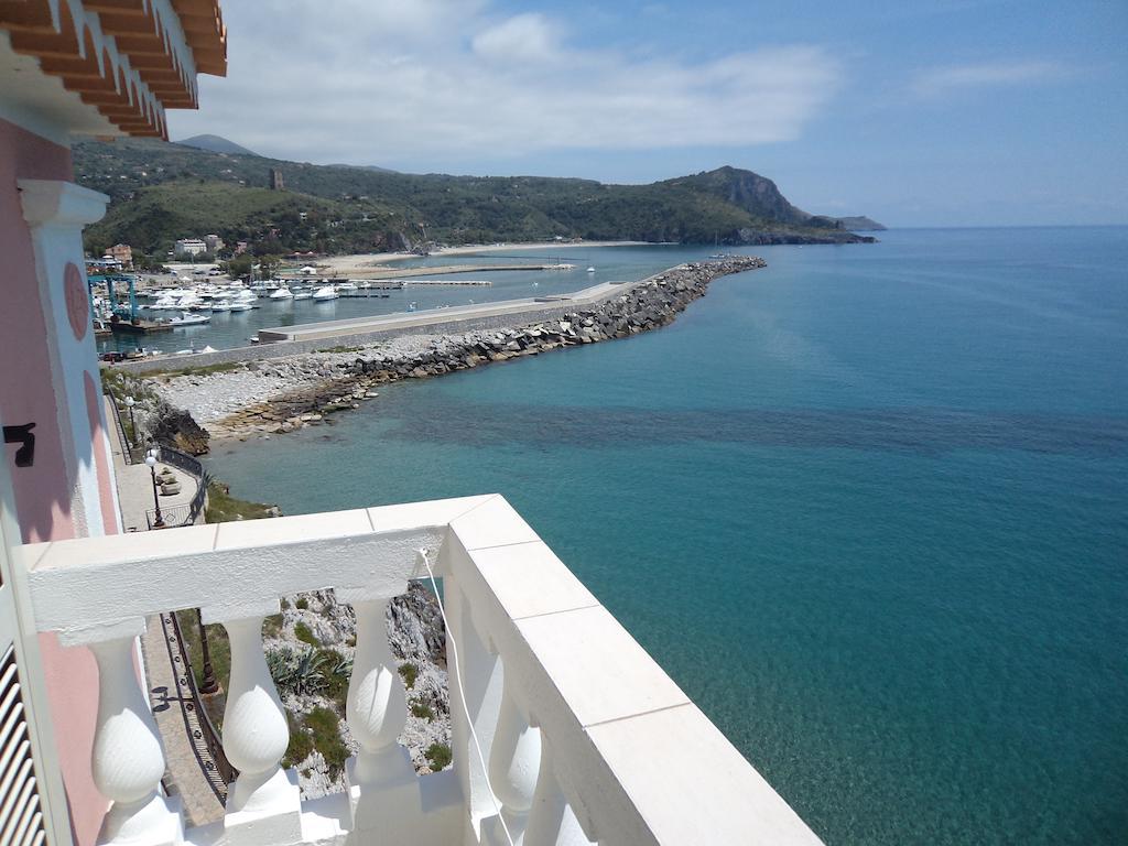 Albergo Tirreno مارينا دي كاميروتا الغرفة الصورة