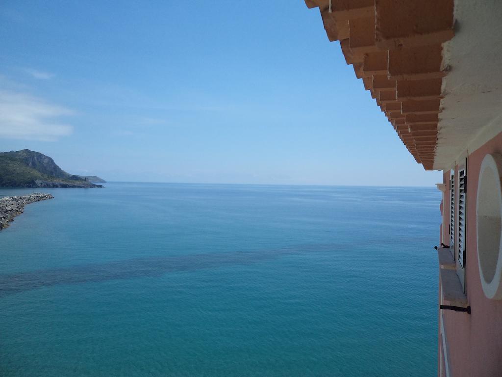Albergo Tirreno مارينا دي كاميروتا الغرفة الصورة