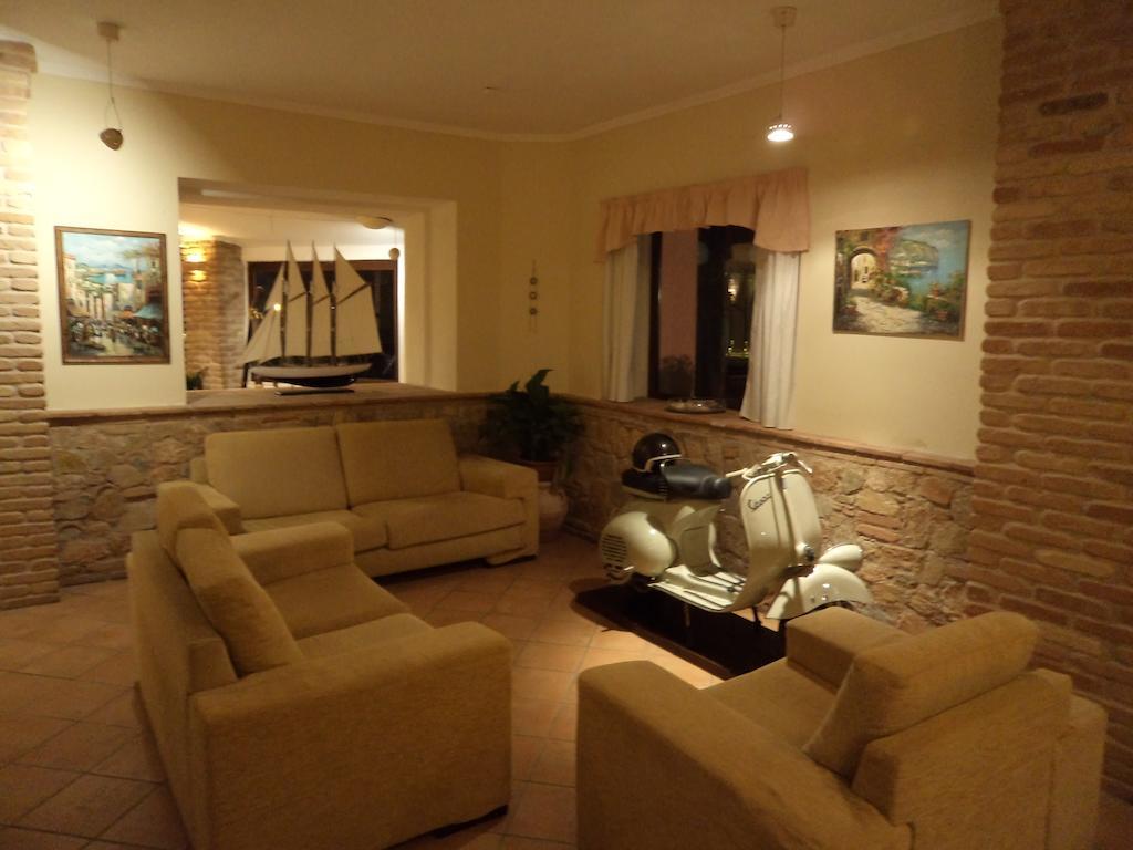 Albergo Tirreno مارينا دي كاميروتا المظهر الخارجي الصورة
