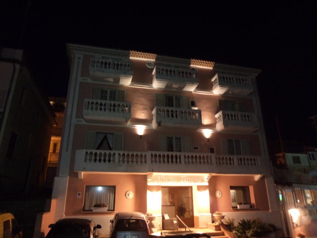 Albergo Tirreno مارينا دي كاميروتا المظهر الخارجي الصورة