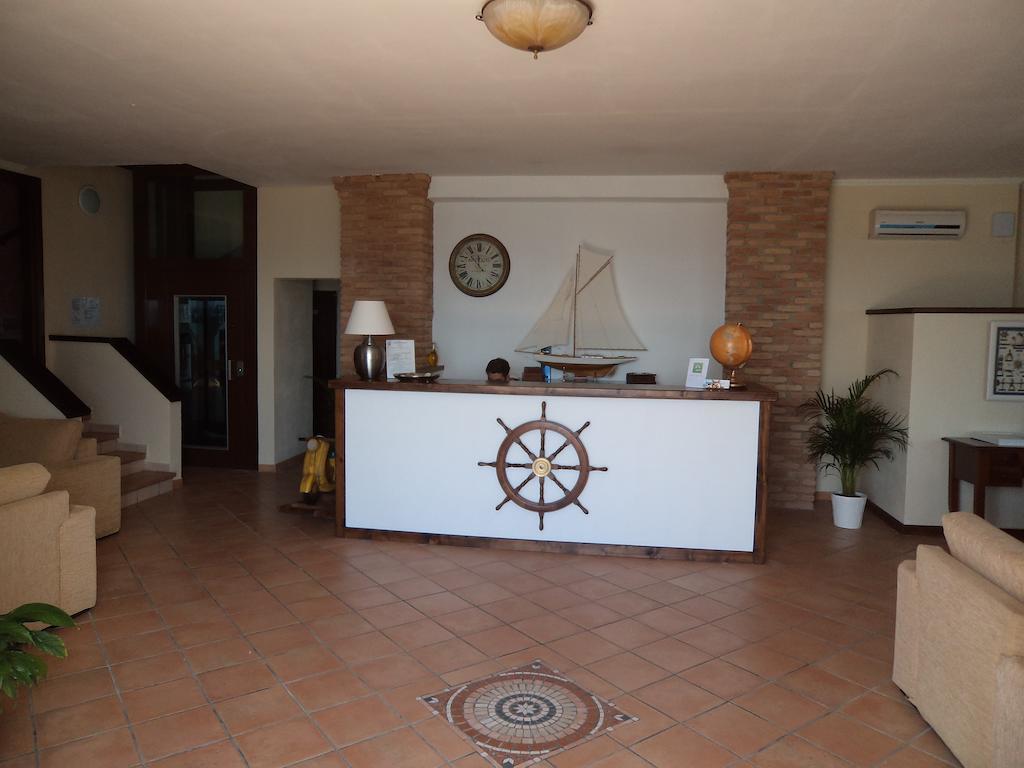 Albergo Tirreno مارينا دي كاميروتا المظهر الخارجي الصورة