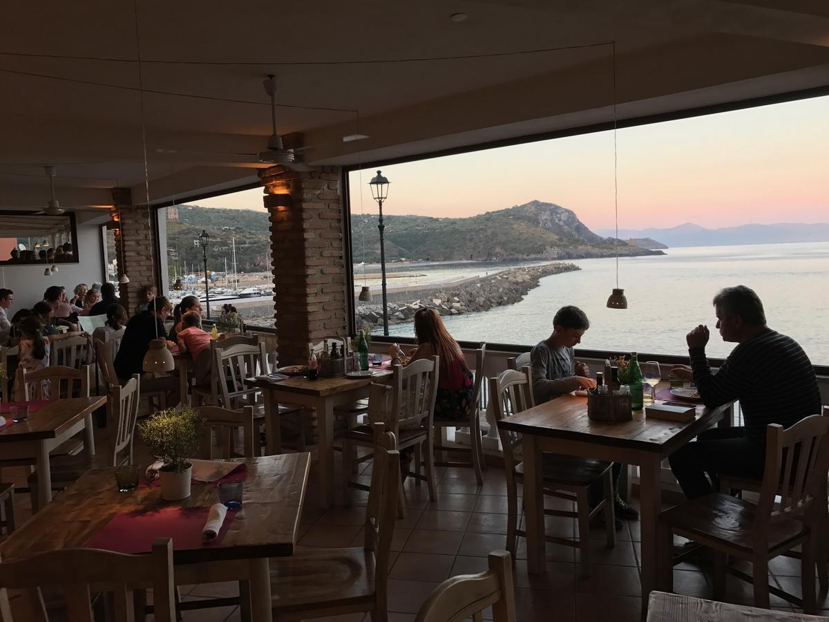Albergo Tirreno مارينا دي كاميروتا المظهر الخارجي الصورة