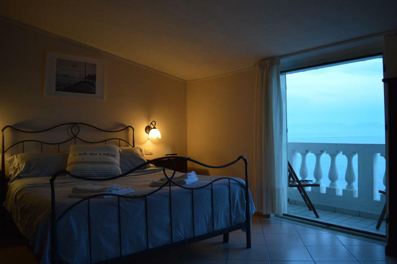 Albergo Tirreno مارينا دي كاميروتا المظهر الخارجي الصورة